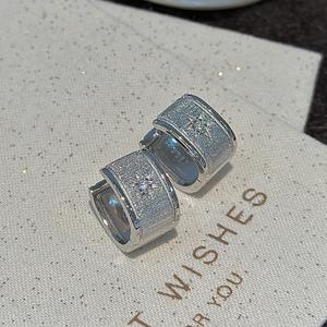 ต่างหูเงินแท้ S925 รูปดาวหกเหลี่ยม ดีไซน์สี่เหลี่ยมแบบวินเทจ ขัดเงา เรียบง่าย ทันสมัย สไตล์โบราณ คอลเลคชั่นเฉพาะกลุ่ม - Product Image 5