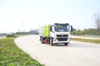 Camion de nettoyage multifonctionnel Sinotruk HOWO 4x2, camion de lavage et de balayage, balayeuse de rue, véhicule de nettoyage