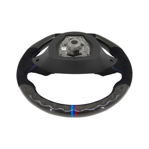 Volant de course en fibre de carbone avec options de cuir Nappa et de surpiqûres personnalisées - Product Image 3