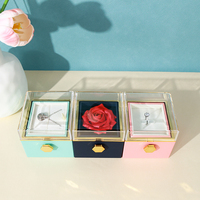 Boîte cadeau surprise carrée rotative en acrylique imprimé avec fleurs préservées, boîte à bijoux haut de gamme pour la fête des mères et la Saint-Valentin