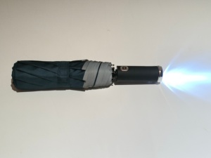 ร่มพับคุณภาพสูงขายส่ง พร้อมแถบสะท้อนแสงแ<span class=keywords><strong>ล</strong></span>ะด้ามจับไฟ LED - Product Image 4