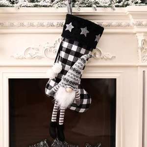 TC Wholesale Christmas Supplies - Chaussettes de Noël en velours à carreaux pour la décoration de la maison, ornement de fête, cadeau pour enfant, chaussette de Noël - Product Image 6