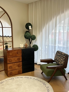 Fauteuil rétro moderne du milieu du siècle, fauteuil lounge en bois massif avec dossier à motifs, fauteuil d'appoint en tissu vert pour salon - Product Image 3