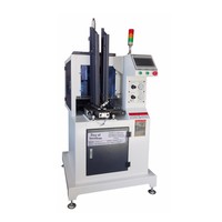 Machine-outil CNC de gravure et de fraisage à grande vitesse avec alimentation automatique pour le travail du bois, formage de poignées, puissance 5,5 kW, épaisseur maximale 50 mm