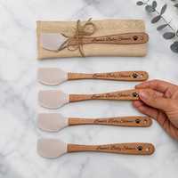 Coffret Cadeau Naissance Personnalisé : Mini Spatule Gravée avec Manche en Bois – Idéal pour Cadeau d'Invité de Mariage et de Baby Shower