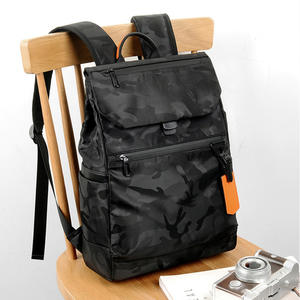 Sac à dos à enroulement personnalisé en camouflage noir pour hommes, imperméable, décontracté, de sport, avec port de charge USB - Product Image 3