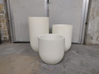 Pot Bunga Fiberglass Grosir Ukuran Besar Lengkung Ringan Tahan Air Ramah Lingkungan Tahan Lama untuk Taman