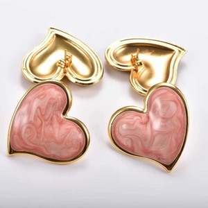 Pendientes de Corazón Vintage, Chapados en Oro, con Patrón en Espiral, en Negro, Rosa y Verde Menta - Product Image 1