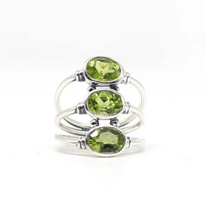 Anillo de Plata de Ley 925 con Tres Piedras de Amatista Natural, Hecho a Mano, con Engaste de Bisel de Primera Calidad, para Boda - Product Image 2