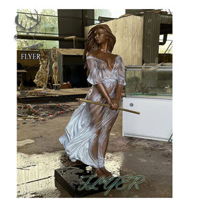 Moderna decoración de jardín al aire libre tamaño real ropa blanca aleteo música bronce bonita joven dama estatua bronce mujer escultura - Product Image 3