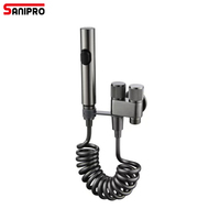 SANIPRO Robinet de balcon à double commande (1 entrée, 2 sorties) avec douchette WC en acier inoxydable et pistolet de chasse d'eau pour bidet