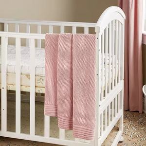 Fournisseurs de couvertures vertes magiques Couvertures pour bébés tricotées en 100% coton peigné à bord de luxe uni taupe pour nouveau-nés - Product Image 4