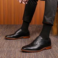 Chaussures de mariage et de cérémonie pour hommes, de haute qualité, au design classique, en cuir brogue anglais, fabriquées à la main, sur mesure.