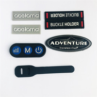 Forme personnalisée En Relief OEM 3D En Caoutchouc Souple PVC Étiquette En Plastique Silicone Patchs Logo