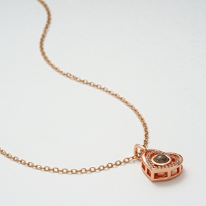 [Rame] collana di proiezione cuore in oro rosa personalizzata | Design a doppio cuore con foto all'interno | Romantico regalo di gioielli personalizzato - Product Image 4