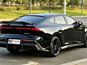 Changan Uni-V 2023 Economico, Berlina Compatta per Città, Auto Usata Ben Tenuta, Guida a Sinistra, Veicolo Usato per Pendolarismo, Adatto per l'Africa - Product Image 6