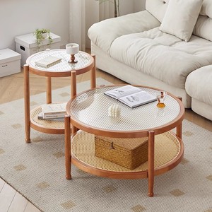 Moderne, eenvoudige design salontafel van massief hout en rotan met glazen blad - Product Image 1