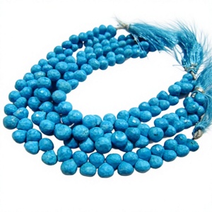 Perles de magnésite turquoise bleue naturelle, forme d'oignon, briolette, 7 à 9 mm, brin de 8,5 pouces de long - Product Image 1