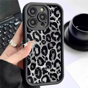 เคสโทรศัพท์มือถือกันกระแทก TPU ลายเสือดาว<span class=keywords><strong>สี</strong></span>ดำ<span class=keywords><strong>เงิน</strong></span> รุ่น Art Silver Black Leopard Print Ladder Lens Style สำหรับ Samsung Galaxy A07 A17 A56 S26 Ultra - Product Image 6