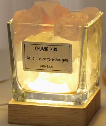 Tasse carrée de 6 cm + pierres de cristal blanches et roses + base lumineuse