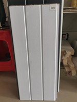 Plafond en PVC super blanc de 25cm de large avec ligne argentée pour salle de bain intérieure et panneau de plafond en bois à deux rainures