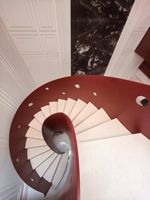 Escalier rotatif en acier et bois de luxe léger pour appartement duplex avec colonne centrale, pour usage intérieur et extérieur en loft