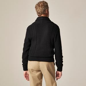 Cárdigan de cuello chal de peso pesado para <span class=keywords><strong>hombre</strong></span> en negro Chunky Cable y Waffle Knit combinación suéter con botones delanteros con bolsillos - Product Image 5
