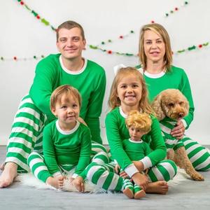 Pijamas Navideños de Algodón para Niños, Mujeres y Familia, Pijamas a Juego Personalizados con Rayas Verdes, Rojas y Blancas, Pijamas Navideños al por Mayor - Product Image 3