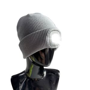 Gorro de Punto Acrílico LED con Luz Recargable, Gorro de Invierno Cálido con Bordado para Niños - Product Image 4