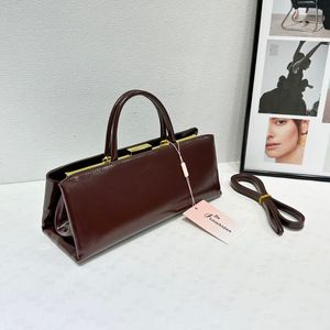 Nuova Borsa Tote di Lusso in Pelle Oliata per Donna con Chiusura in Metallo, Stile Vintage Strutturato - Product Image 3