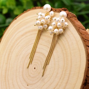 <span class=keywords><strong>Orecchini</strong></span> <span class=keywords><strong>di</strong></span> Perle con Frange a Nappa, Accento <span class=keywords><strong>di</strong></span> Perle Naturali, Placcati in <span class=keywords><strong>Oro</strong></span> 18k, <span class=keywords><strong>Gioielli</strong></span> Artigianali Etnici - Product Image 1