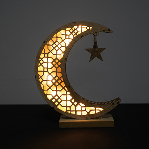 Nuova Lampada Decorativa Islamica a LED Ornamento Luna Crescente in Legno Grande Regalo per l'Eid Alimentata a Batteria Accessori per il Ramadan - Product Image 3