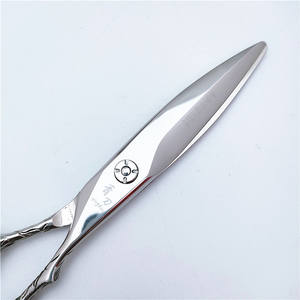 Tijeras de Peluquería Profesionales Vg10 de 62 mm para Diestros, Tijeras de Salón de Belleza Estilo Japonés, Herramientas de Corte Multiusos - Product Image 1