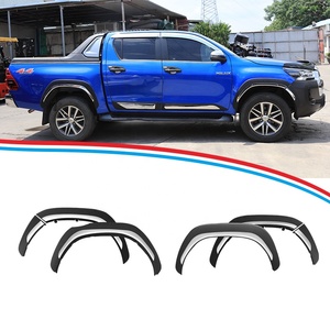 Élargisseurs d'ailes TXR pour <span class=keywords><strong>Toyota</strong></span> Hilux 2015-2020, noirs avec design chromé, accessoires auto - Product Image 1
