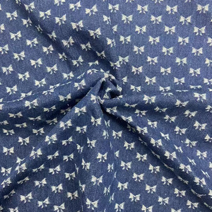 Tissu denim bleu clair prix usine, tissu denim délavé, tissu denim foncé brodé papillon et nœud pour jupe et robe femme - Product Image 2