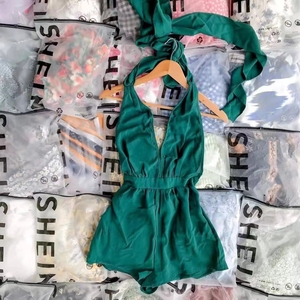 Liquidación de Inventario Chen: Ropa al por Mayor para Hombre y Mujer, Surtido Variado - Product Image 6