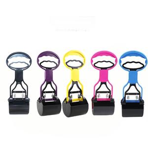 Pelle à <span class=keywords><strong>crottes</strong></span> pour <span class=keywords><strong>chiens</strong></span> sans contact en gros outil de nettoyage pour <span class=keywords><strong>chiens</strong></span> de compagnie ramasseur de <span class=keywords><strong>crottes</strong></span> <span class=keywords><strong>pince</strong></span> à déchets pour <span class=keywords><strong>chiens</strong></span> - Product Image 1
