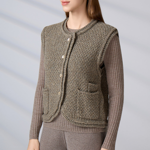 Gilet en tricot pour femme sur mesure OEM ODM, automne-hiver, vintage, en laine, col rond, cardigan avec boutons - Product Image 5