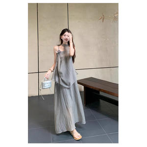 Vestido Largo de Gasa con Cuello Halter y Tirantes Finos, Estampado Geométrico Gris, Asimétrico, para Mujer, Estilo Casual - Product Image 3