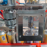 Machine de remplissage semi-automatique pneumatique 3-en-1 pour aérosols, idéale pour les applications d'assainisseurs d'air, de peintures en spray et alimentaires, avec composant de pompe central.