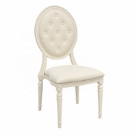 Chaise de banquet empilable moderne en aluminium blanc avec coussin, style Louis, pour hôtel, événement et salle à manger – Offre Spéciale