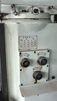 Fraiseuse verticale et à colonne d'occasion ZX6350D, broche de haute précision pour l'usinage de profilés en aluminium