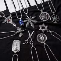 Großhandel Retro Hip-Hop Edelstahl Titan Halskette Anhänger Metalllegierung Schmuck mit Kunst-Logo Box Inklusive Guter Lagerbestand