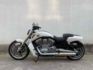 Motocicleta Usada Big-Twin de Gasolina, Cruiser de Alto Rendimiento, 1250CC, Refrigerada por Agua, con Torque Brutal, Estilo Vintage Muscle - Product Image 4