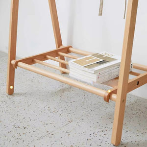 Perchero <span class=keywords><strong>de</strong></span> <span class=keywords><strong>madera</strong></span> maciza europeo Simple moderno estante colgante <span class=keywords><strong>de</strong></span> <span class=keywords><strong>pared</strong></span> <span class=keywords><strong>de</strong></span> <span class=keywords><strong>madera</strong></span> para ropa y sombreros para sala <span class=keywords><strong>de</strong></span> estar - Product Image 2