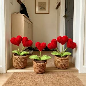 Planta en Maceta Tejida a Mano con Forma de Corazón, Decoración de Ganchillo que No se Desvanece, para Cualquier Ocasión - Product Image 3