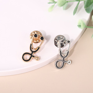 Ding YiGhost mère <span class=keywords><strong>Coraline</strong></span> broches marionnette broche horreur Badge film entourant sac à dos broche accessoires émail doux épinglette - Product Image 3