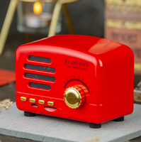 BT01 Ornamen Kayu Mini Radio Card Subwoofer Stereo Kecil Kreatif Retro Speaker Mini Bt Portabel