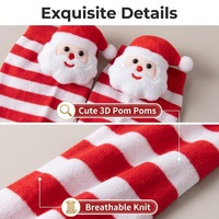 Calcetines navideños a rayas por encima de la rodilla con lazos y pompones, diseño en rojo y verde para mujeres, ideales para fiestas temáticas de Santa Claus.
