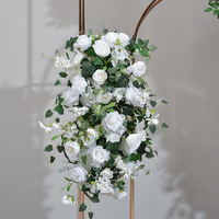 Arche de fleurs artificielles blanches et vertes faites à la main, arrangement floral de roses et d'hortensias pour la décoration d'événements de mariage en intérieur et en extérieur
